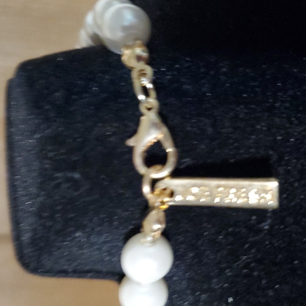 🎄5/$30🎄Faux Pearl Necklace - Picture 3 of 3